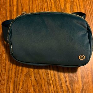 Brand new NWT lululemon 1L velour belt bag in color green jasper